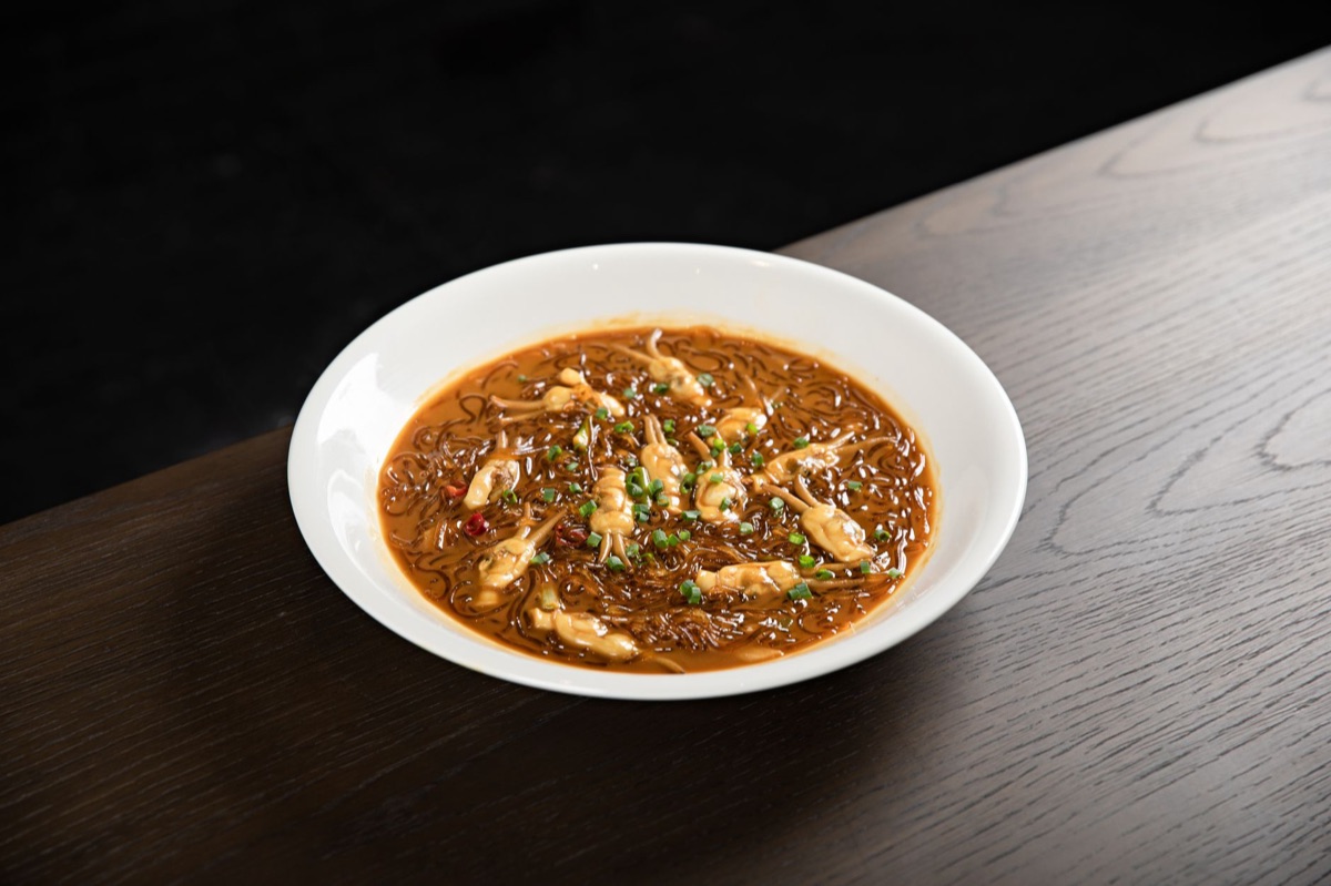 noodles de doushao em diferentes estilos regionais no mercado chinês