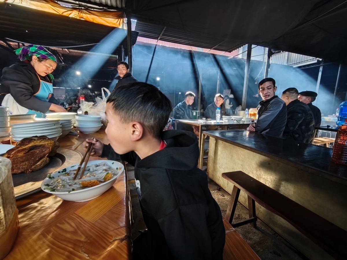 少數民族社群餐桌上的泡菜米麵湯