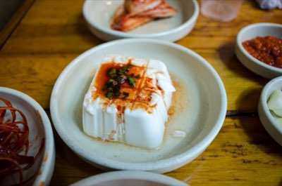 Die 3 Arten der Tteokbokki: Vom Fischsud bis zur Gemüsebasis