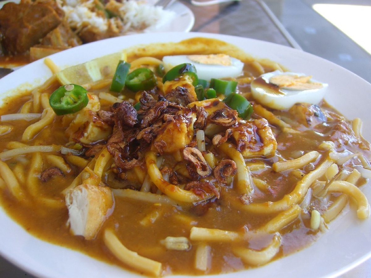 Korean rice noodles with seafood