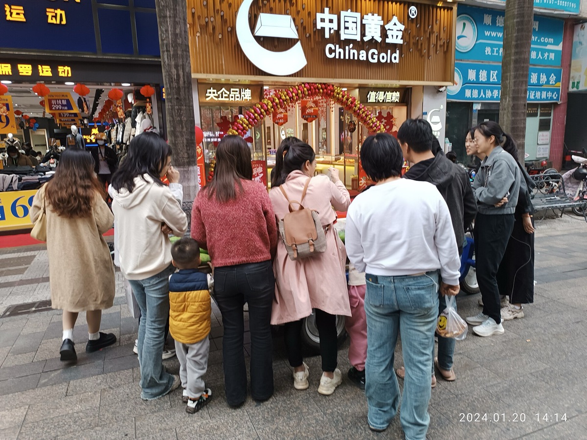 vendedor de comidas chinas no mercado